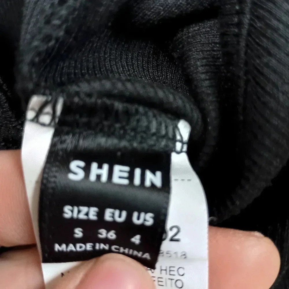 SHEIN Black Asymmetrical Crop Top - Picture 2 of 3